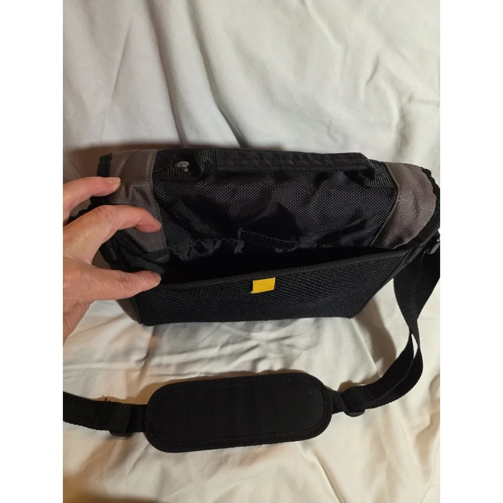 Targus 11 Inch Messenger Bag